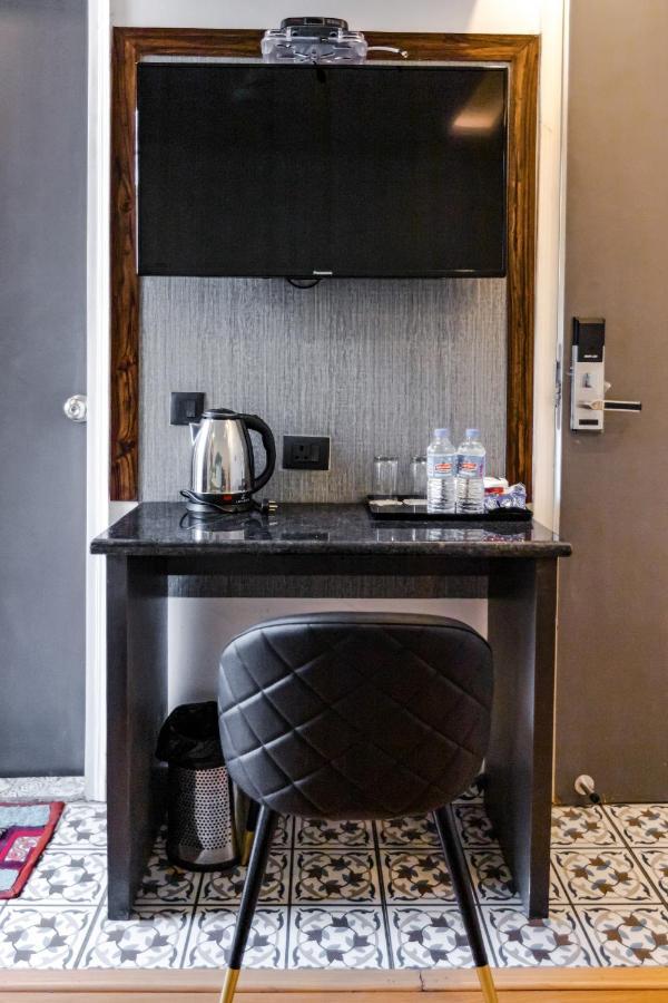 Hotel Mayur At Cr Park New Delhi